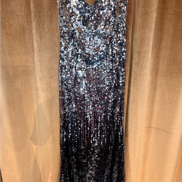 Night Moves Strapless Sequin Dress in Black and Silver - Picture 4 of 7